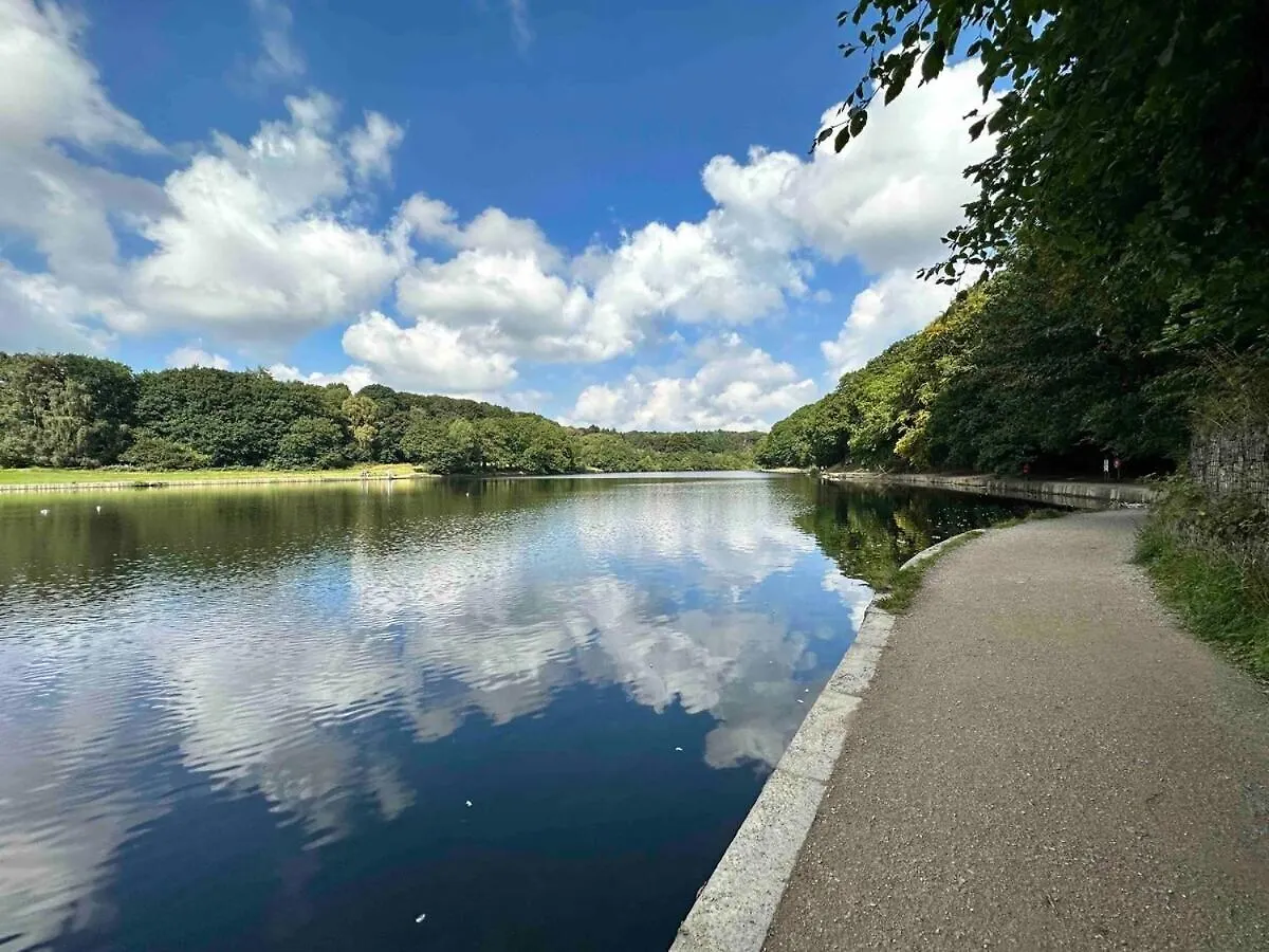 3A Roman View, Beautifully Appointed Apartment In Roundhay, Sleeps Up To 6, Bedrooms With En Suite Bathrooms, Ev Charging Лидс 0*,  Великобритания