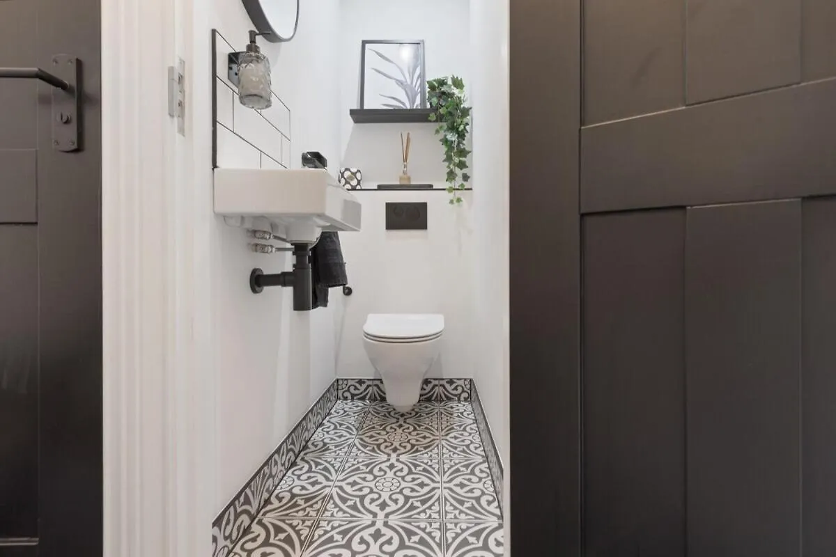 3A Roman View, Beautifully Appointed Apartment In Roundhay, Sleeps Up To 6, Bedrooms With En Suite Bathrooms, Ev Charging Лидс